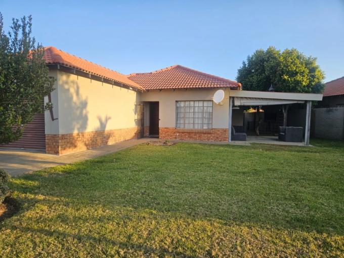 3 Bedroom House for Sale For Sale in Waterval East - MR687431