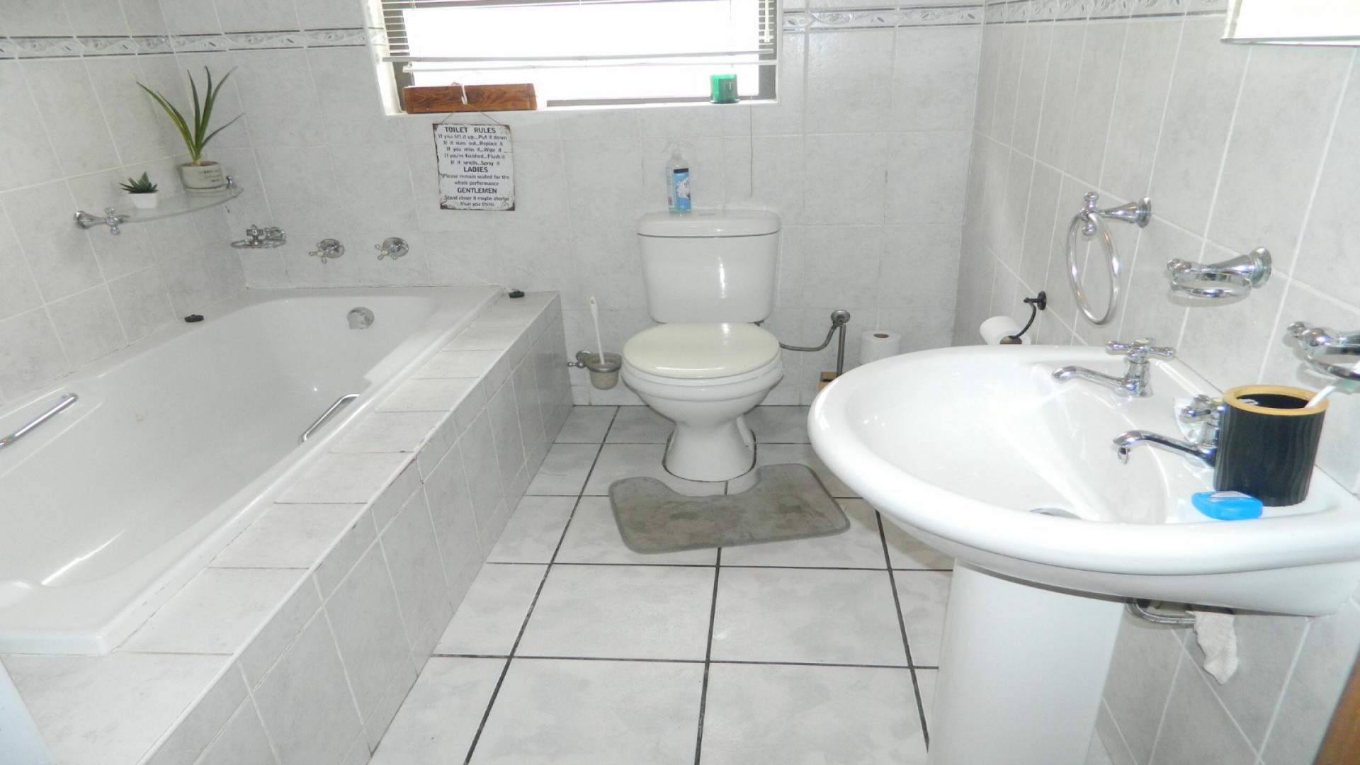 Bathroom 1 of property in Brackenfell