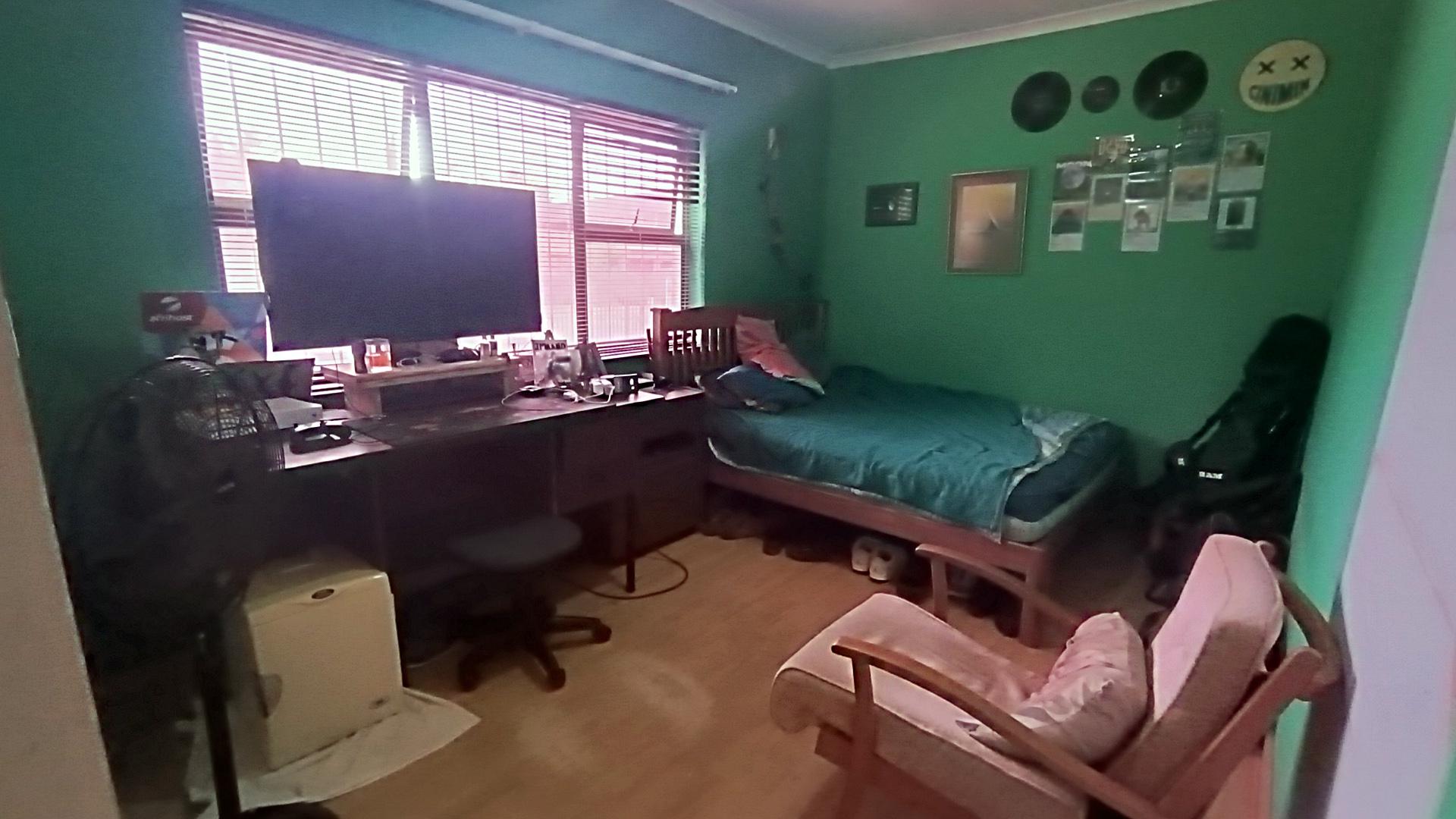 Bed Room 2 - 16 square meters of property in Brackenfell