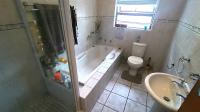 Bathroom 2 - 7 square meters of property in Brackenfell