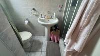 Bathroom 1 - 3 square meters of property in Brackenfell
