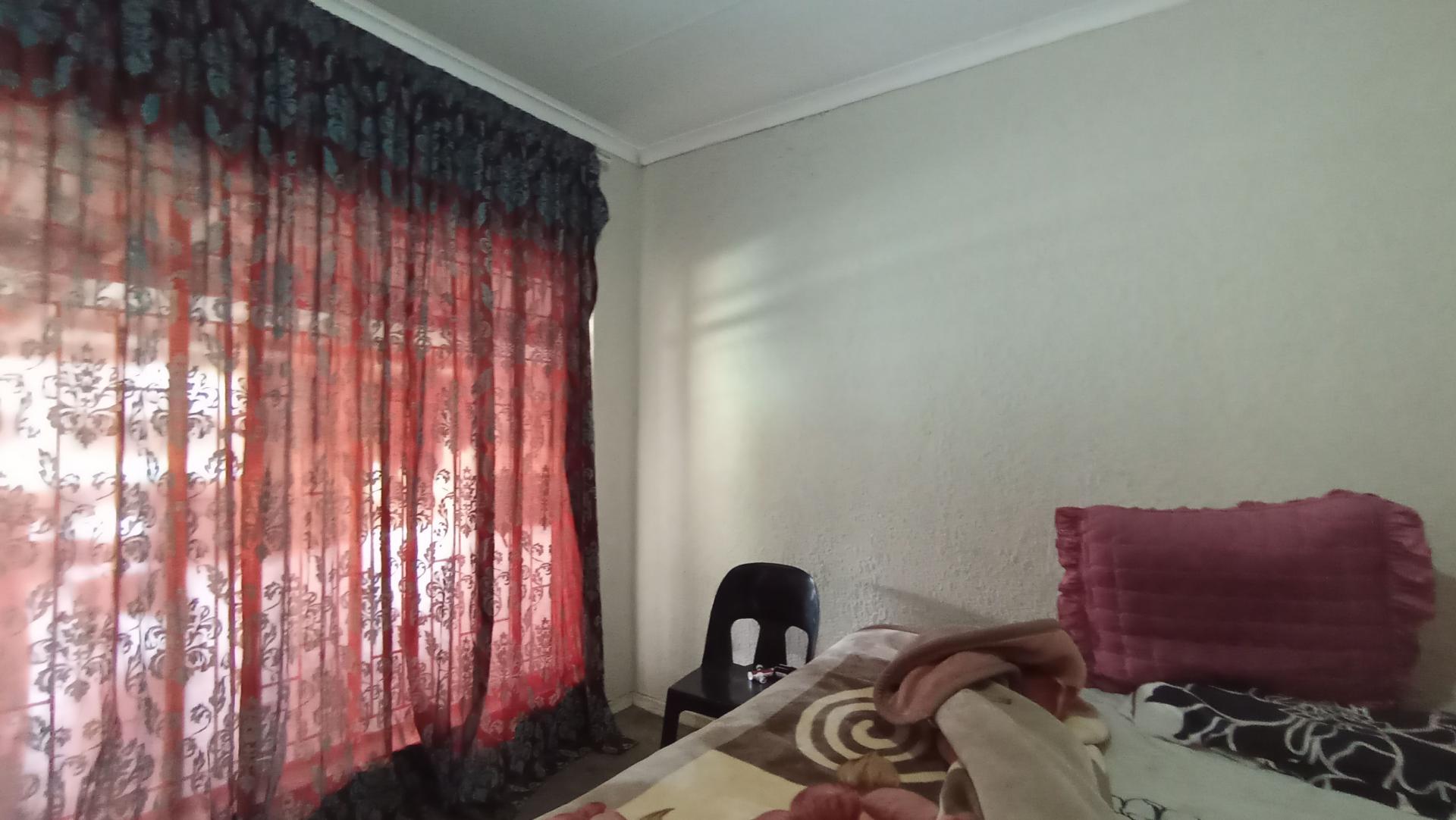 Bed Room 3 - 12 square meters of property in Kew