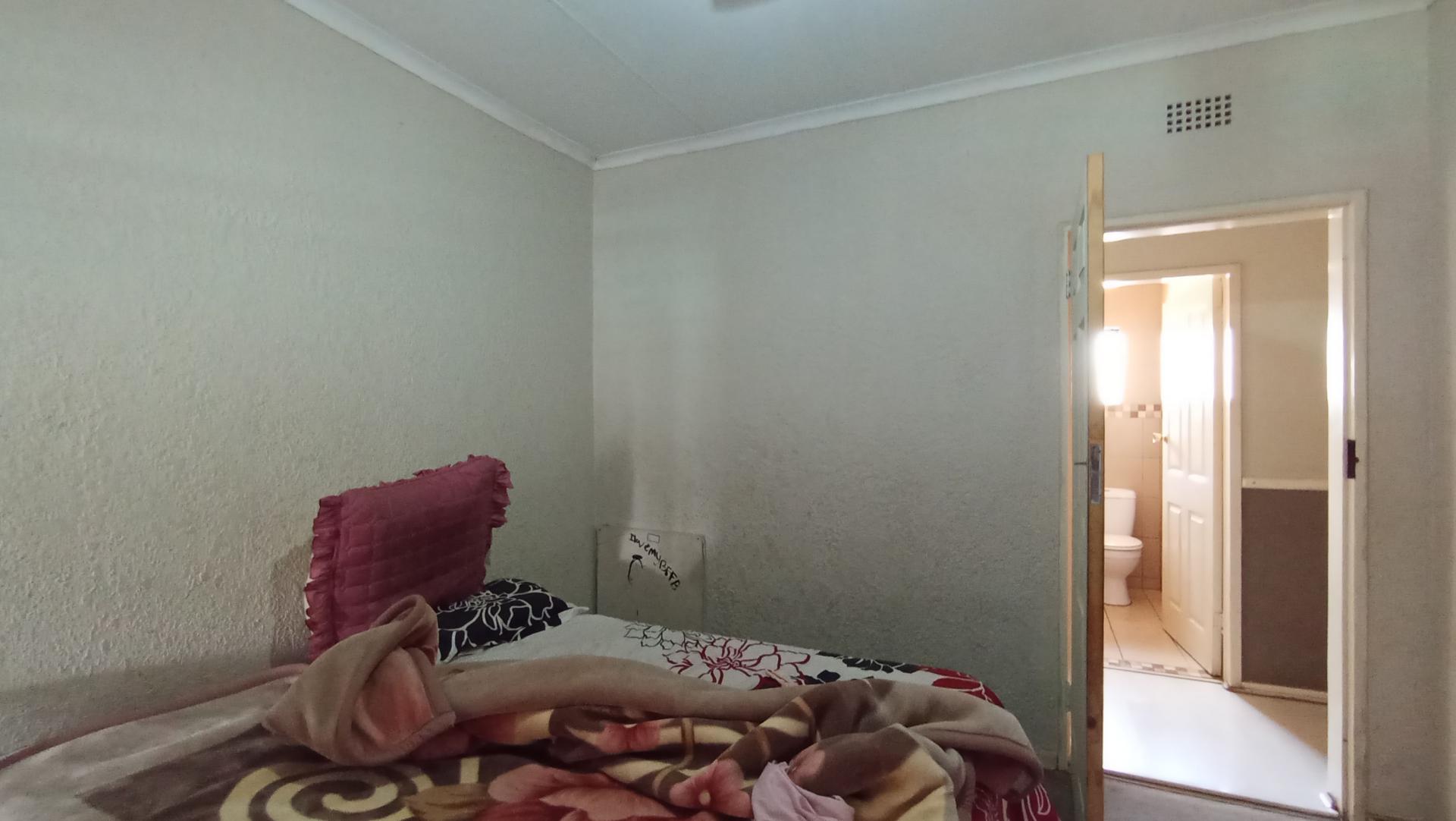 Bed Room 3 - 12 square meters of property in Kew