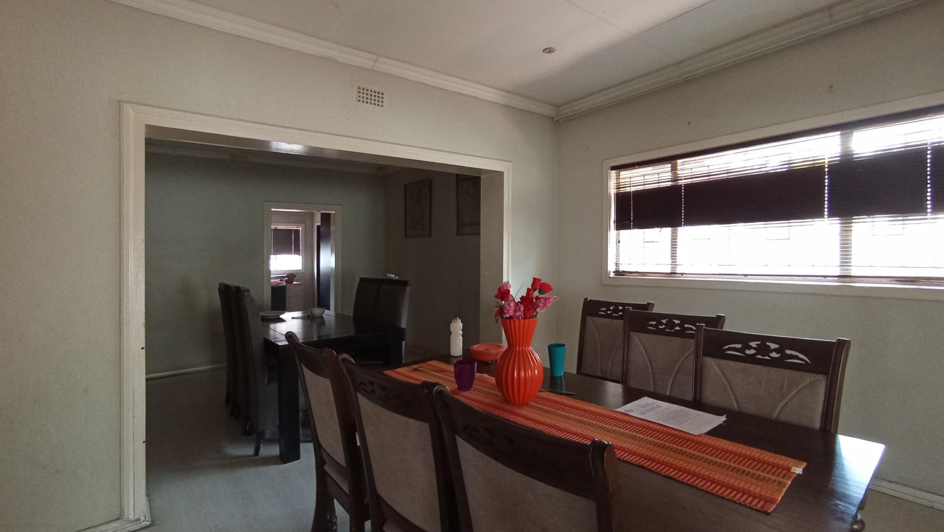 Dining Room - 28 square meters of property in Kew