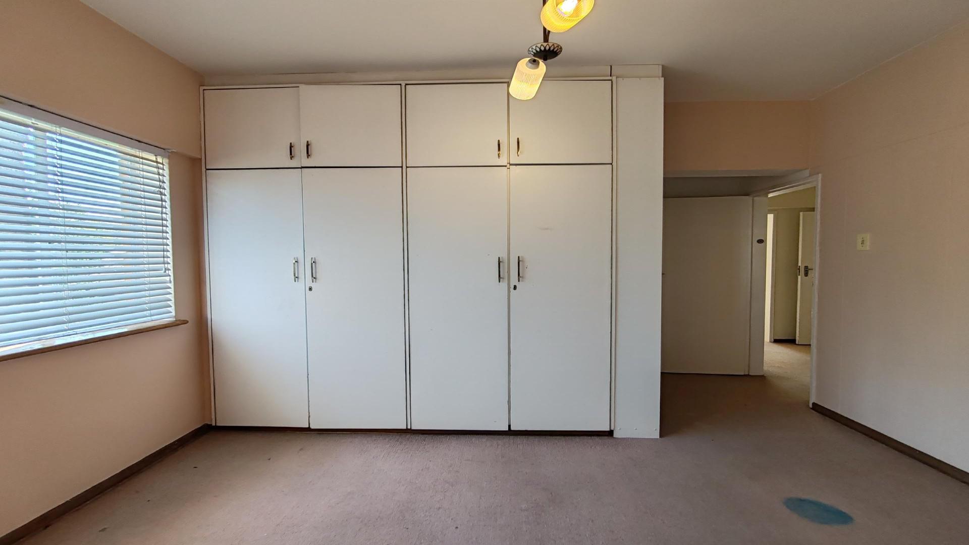 Bed Room 2 of property in St Georges Park