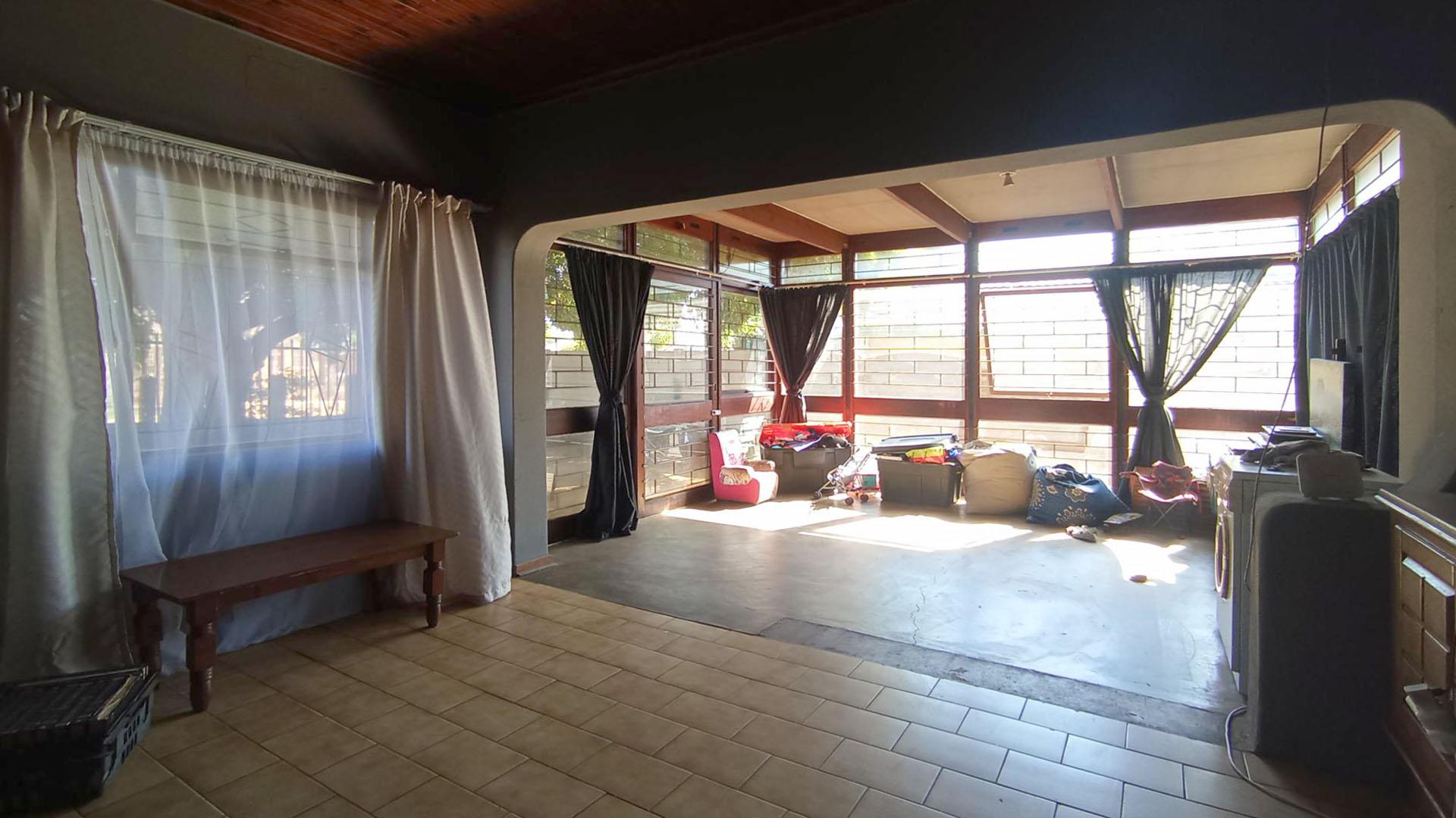 Lounges - 35 square meters of property in Pretoria North