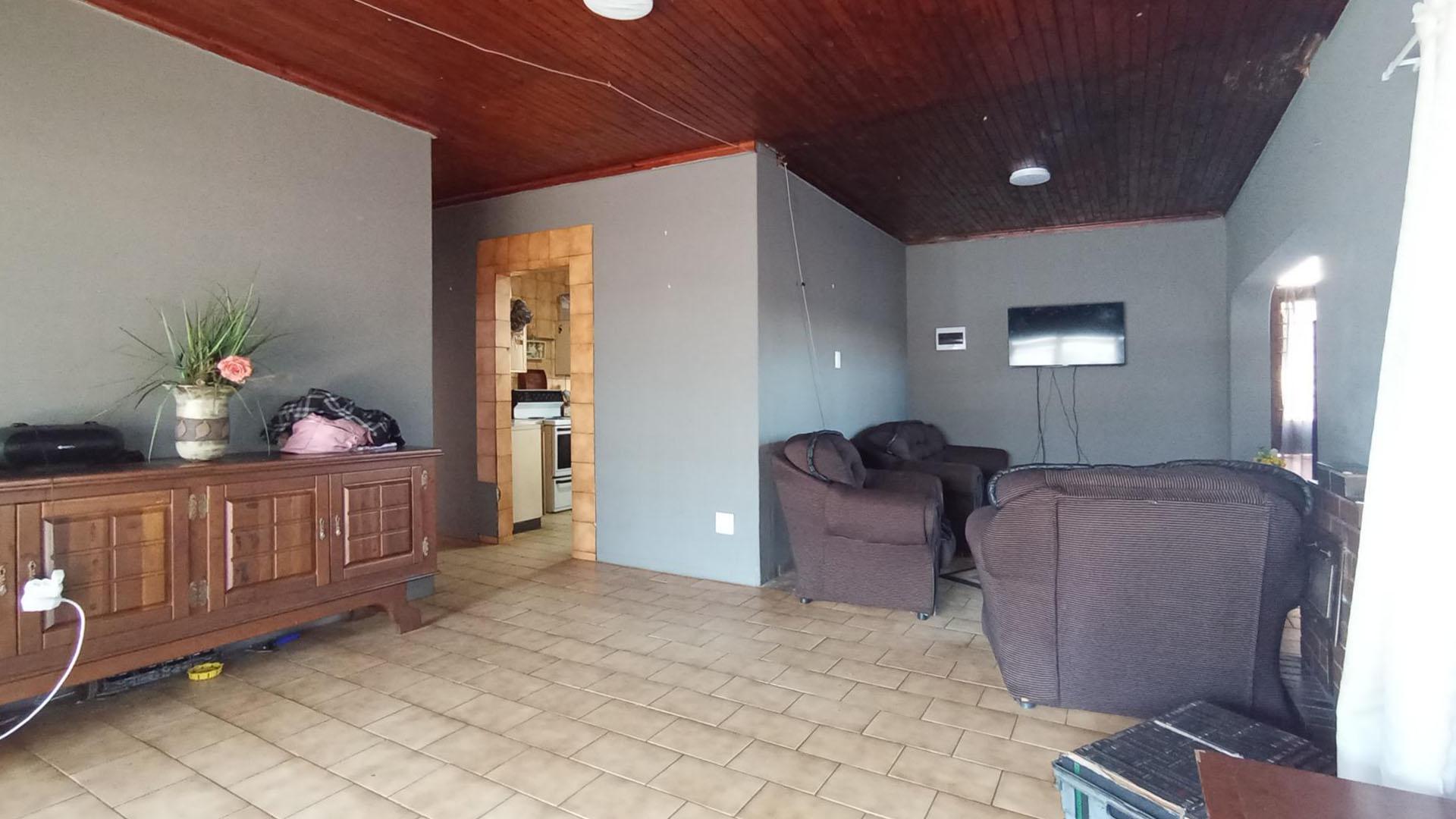 Lounges - 35 square meters of property in Pretoria North