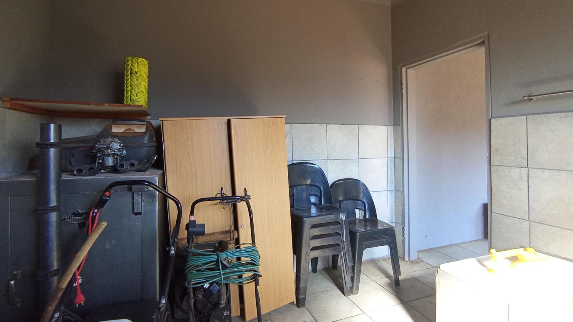 Flatlet - 32 square meters of property in Pretoria North