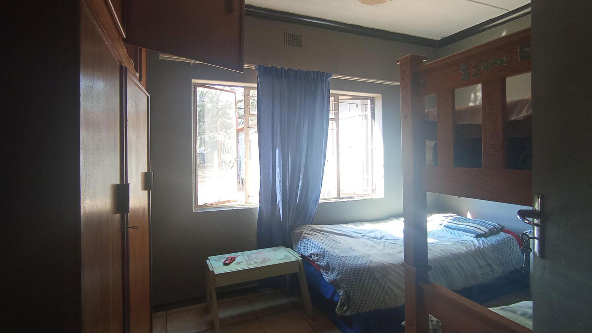 Bed Room 3 - 12 square meters of property in Pretoria North