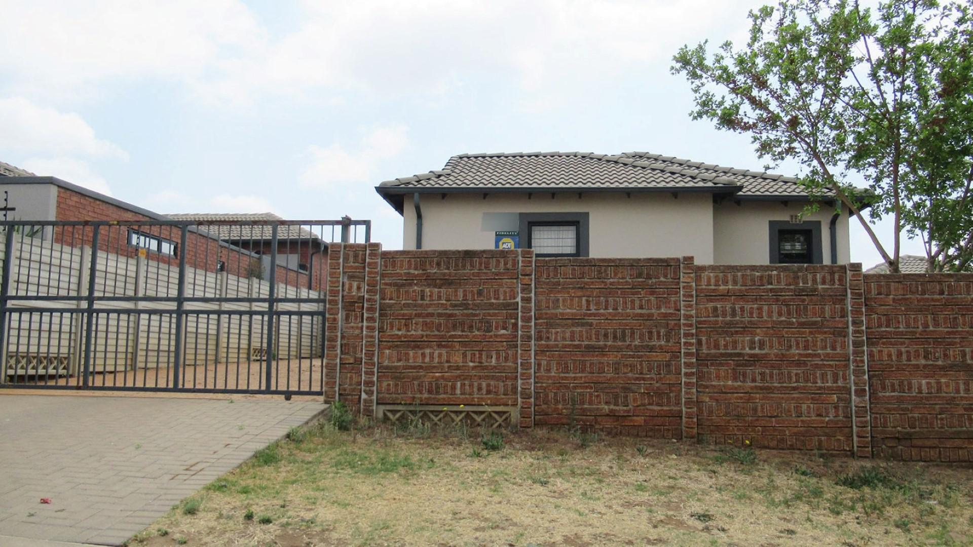 Front View of property in Krugersdorp