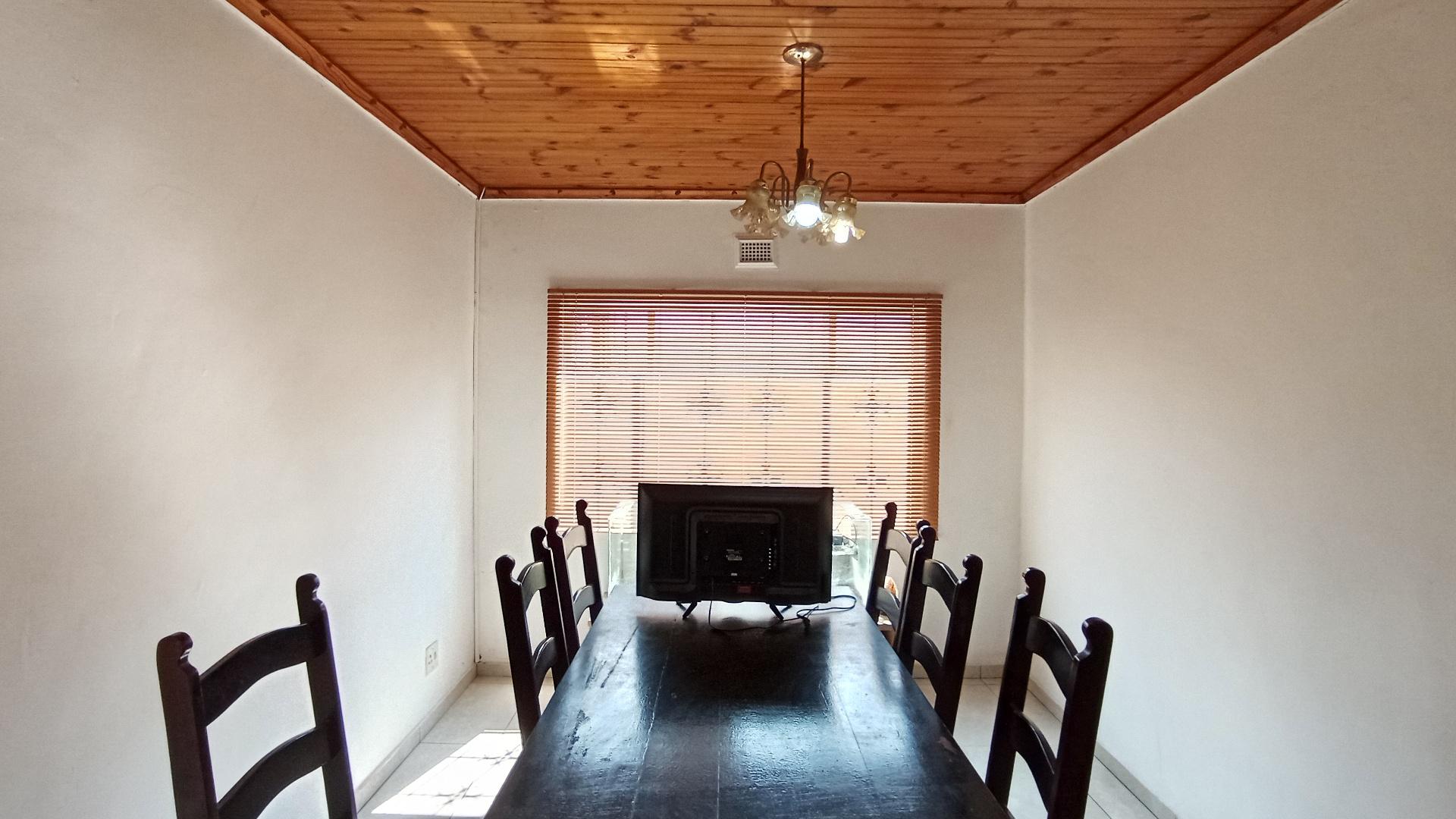 Dining Room - 10 square meters of property in Bombay Heights