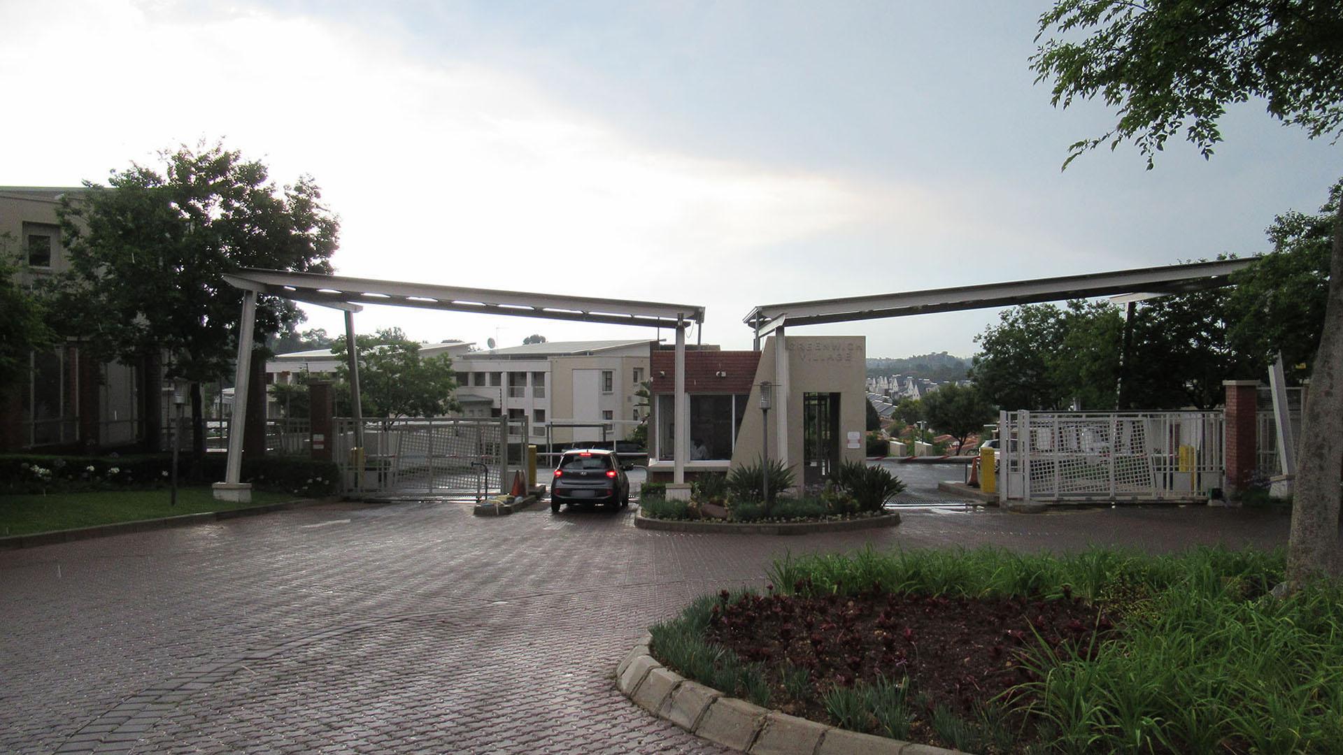 Front View of property in Paulshof