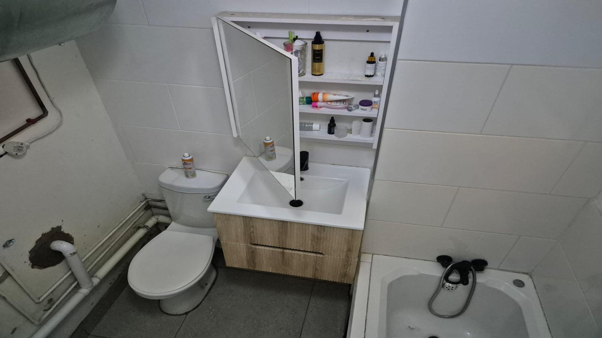 Bathroom 1 of property in Tembisa