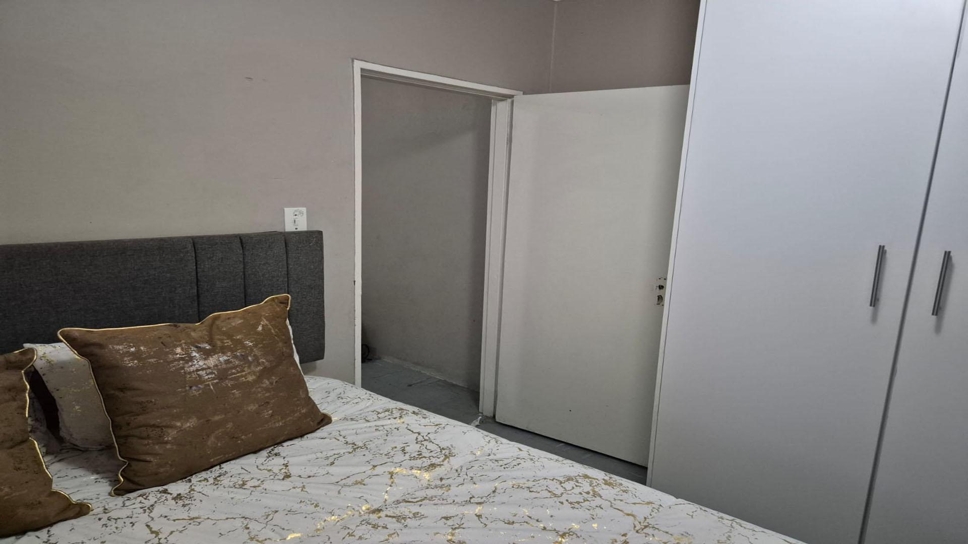 Main Bedroom of property in Tembisa