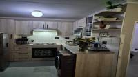 Kitchen of property in Tembisa