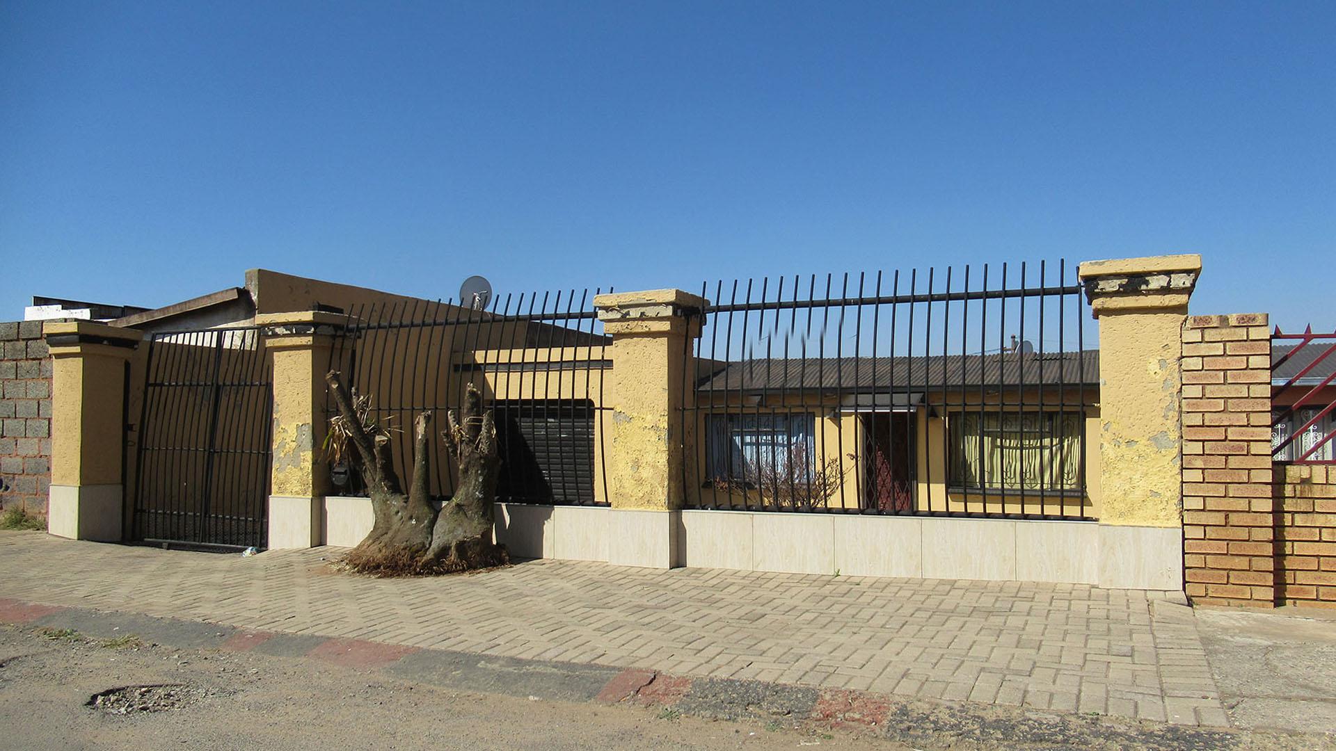 Front View of property in Soweto