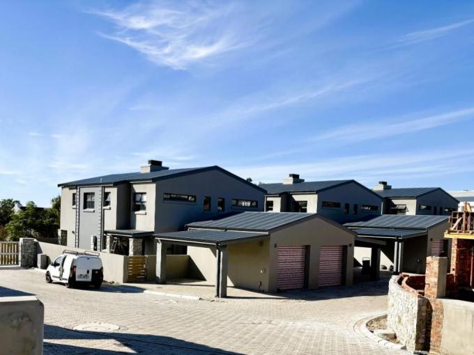 3 Bedroom Simplex for Sale For Sale in Plettenberg Bay - MR687559