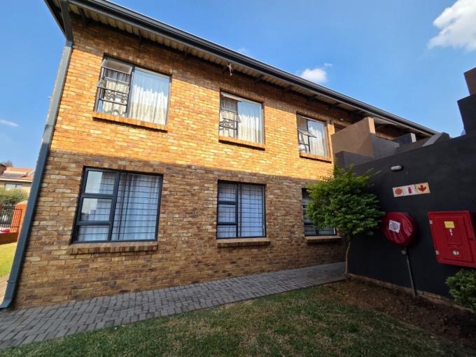 3 Bedroom Simplex for Sale For Sale in Albertsdal - MR687589