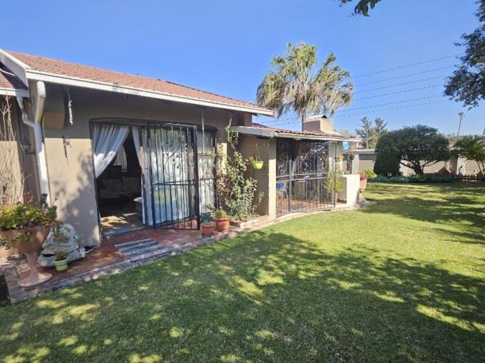 3 Bedroom House for Sale For Sale in Verwoerdpark - MR687599