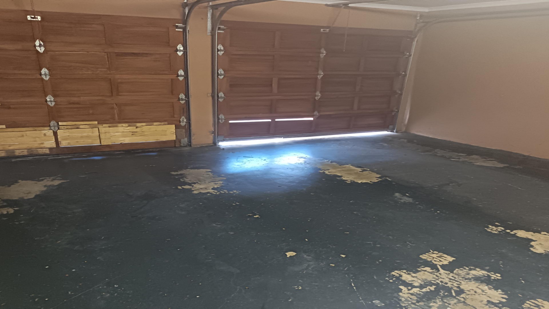 Garage of property in Homes Haven