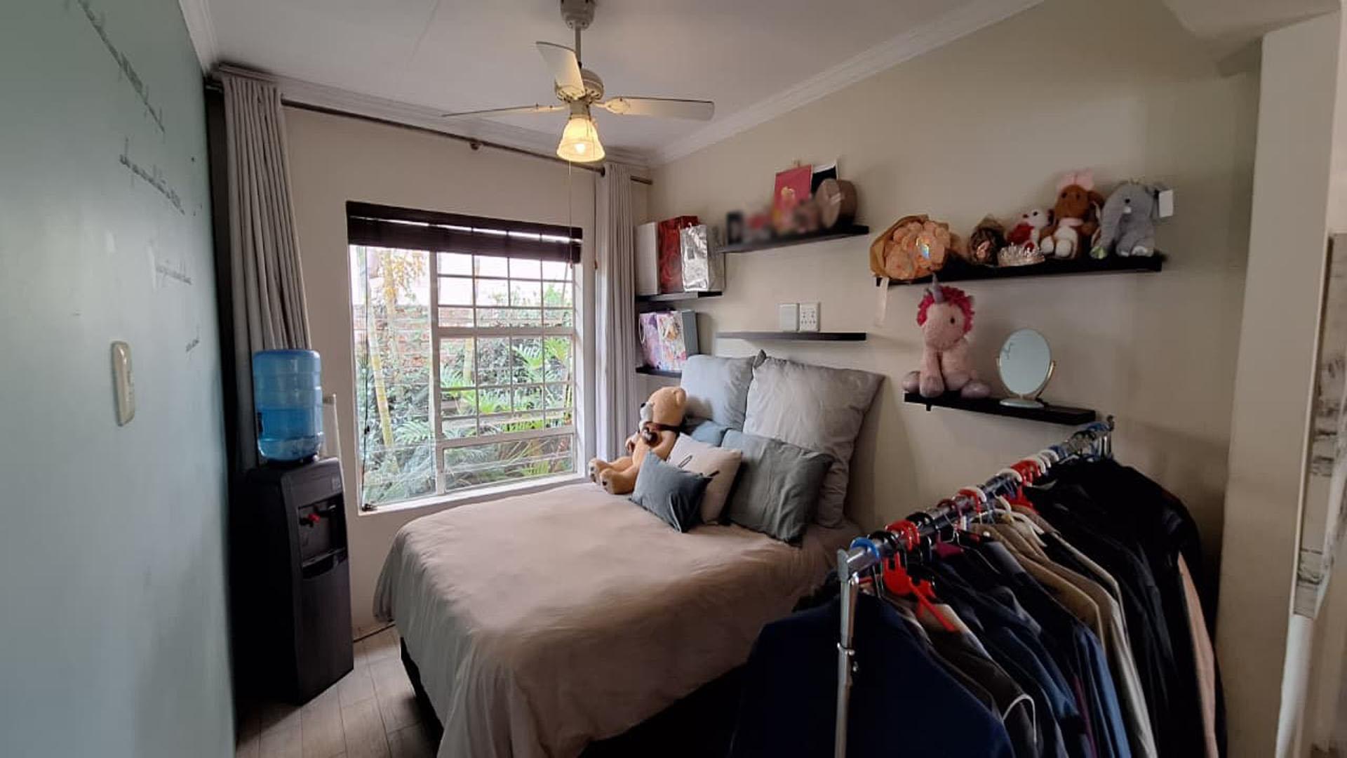 Bed Room 2 - 11 square meters of property in Kengies