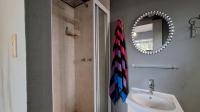 Bathroom 1 - 4 square meters of property in Kengies