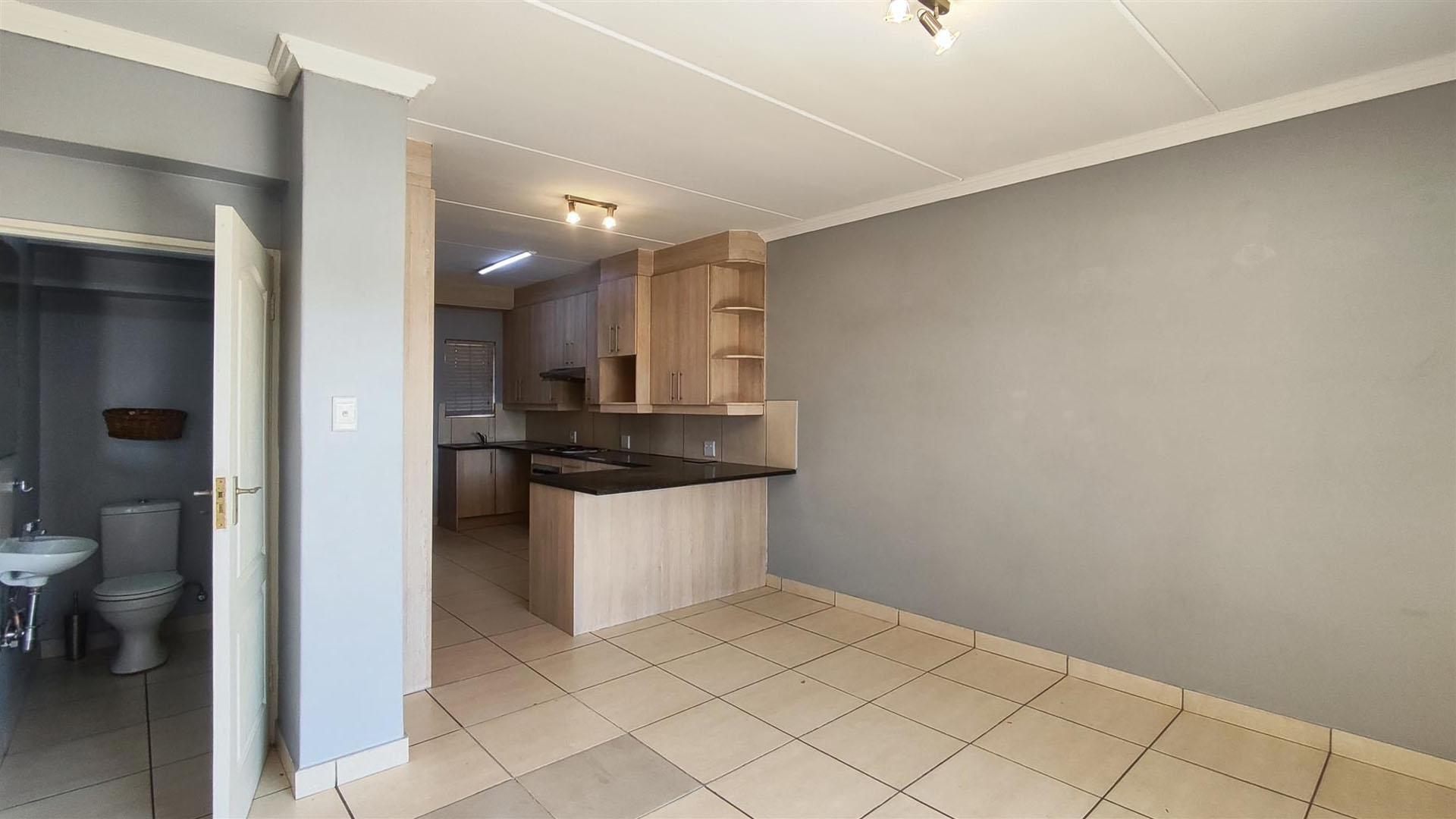 Lounges - 16 square meters of property in Mayberry Park