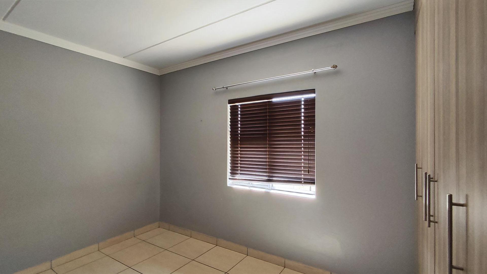 Bed Room 2 - 12 square meters of property in Mayberry Park