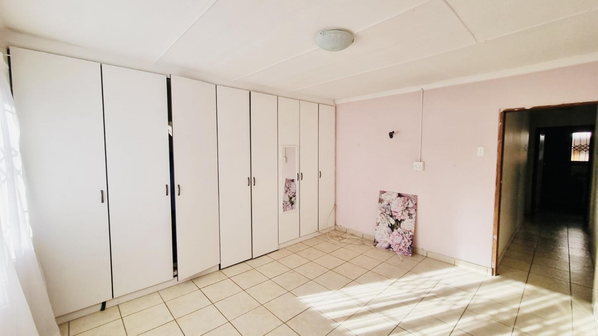 Bed Room 1 of property in Umtata