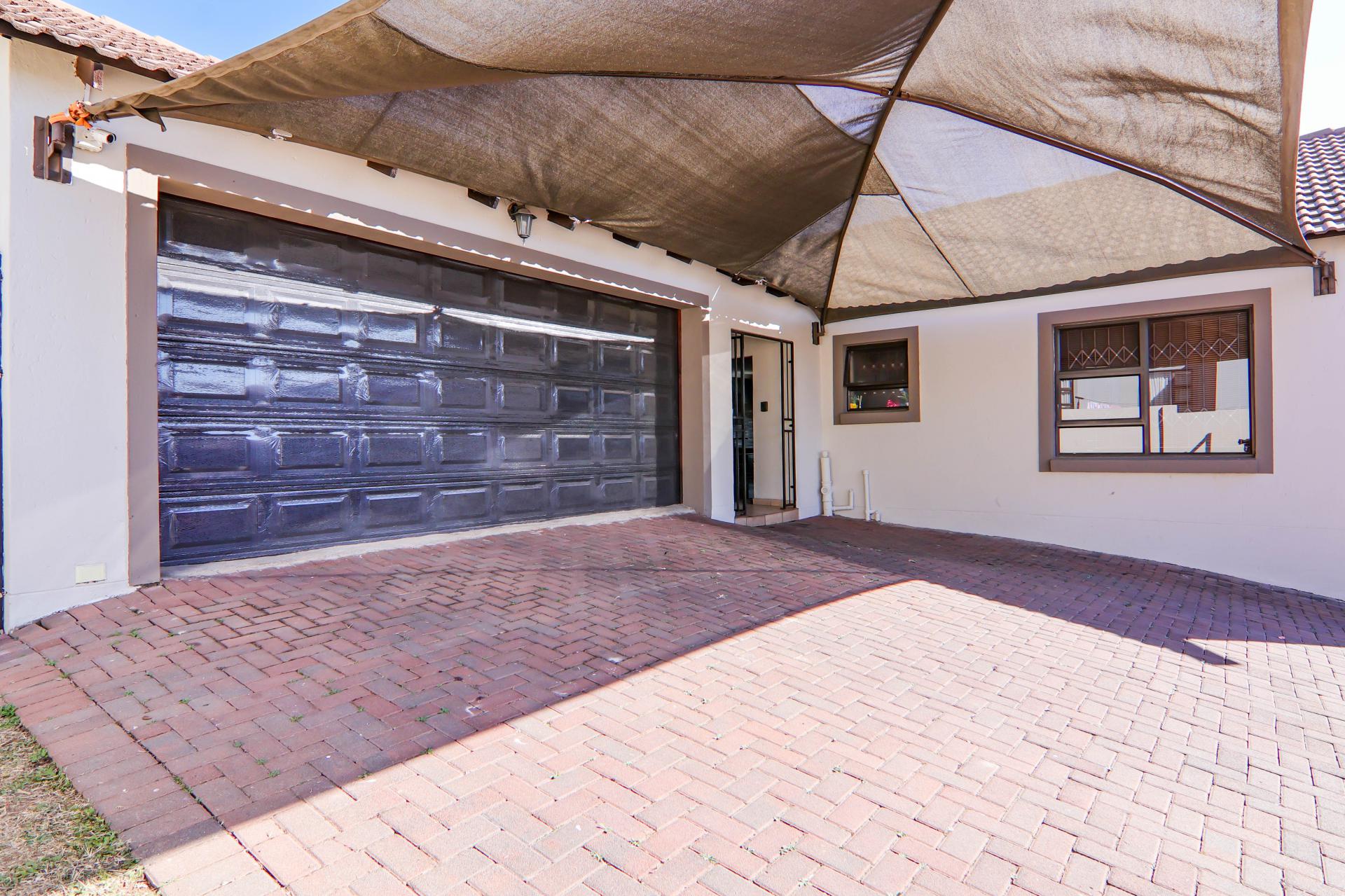  of property in Thatchfield