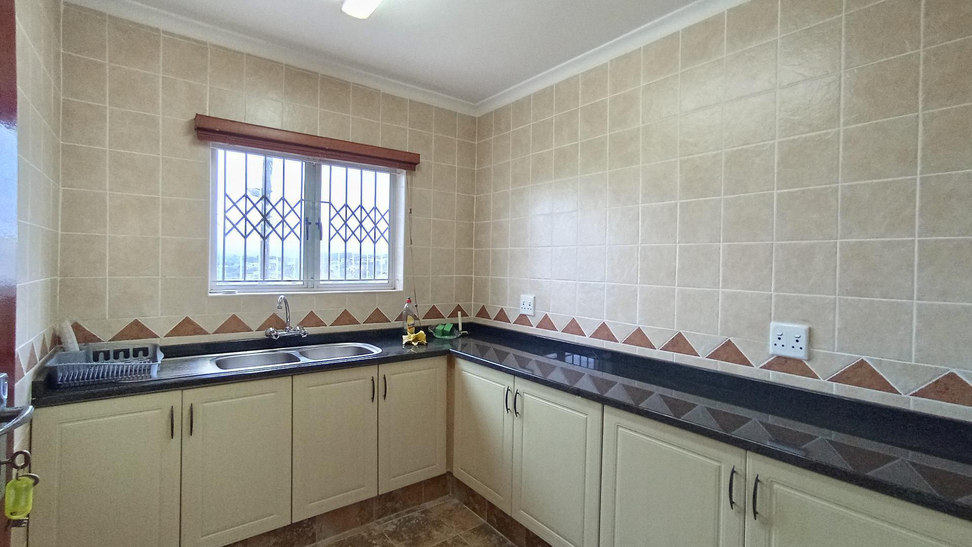 Kitchen - 21 square meters of property in Shallcross 