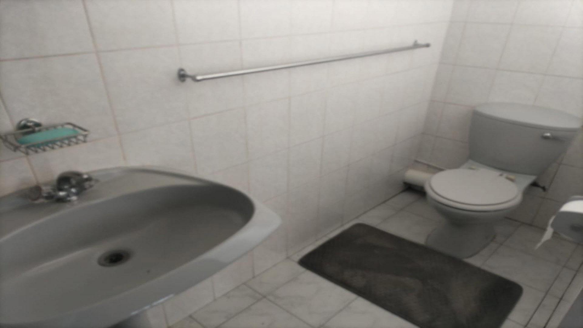 Bathroom 3+ - 15 square meters of property in Shallcross 
