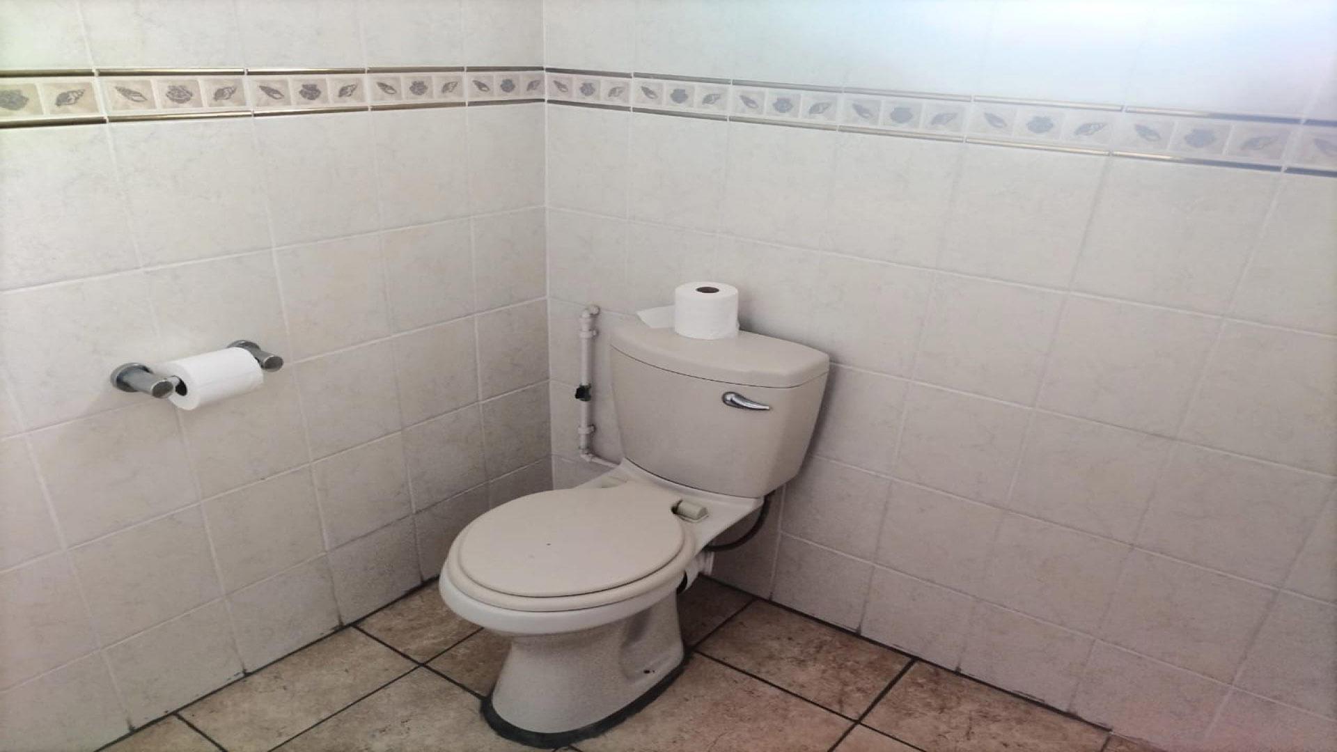 Bathroom 3+ - 15 square meters of property in Shallcross 