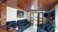Lounges - 23 square meters of property in Shallcross 
