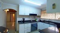 Kitchen - 21 square meters of property in Shallcross 
