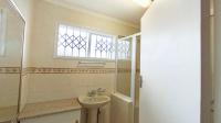 Bathroom 3+ - 15 square meters of property in Shallcross 