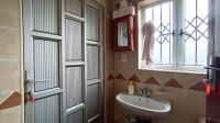 Bathroom 3+ - 15 square meters of property in Shallcross 