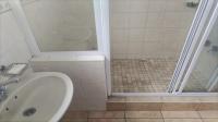 Bathroom 3+ - 15 square meters of property in Shallcross 