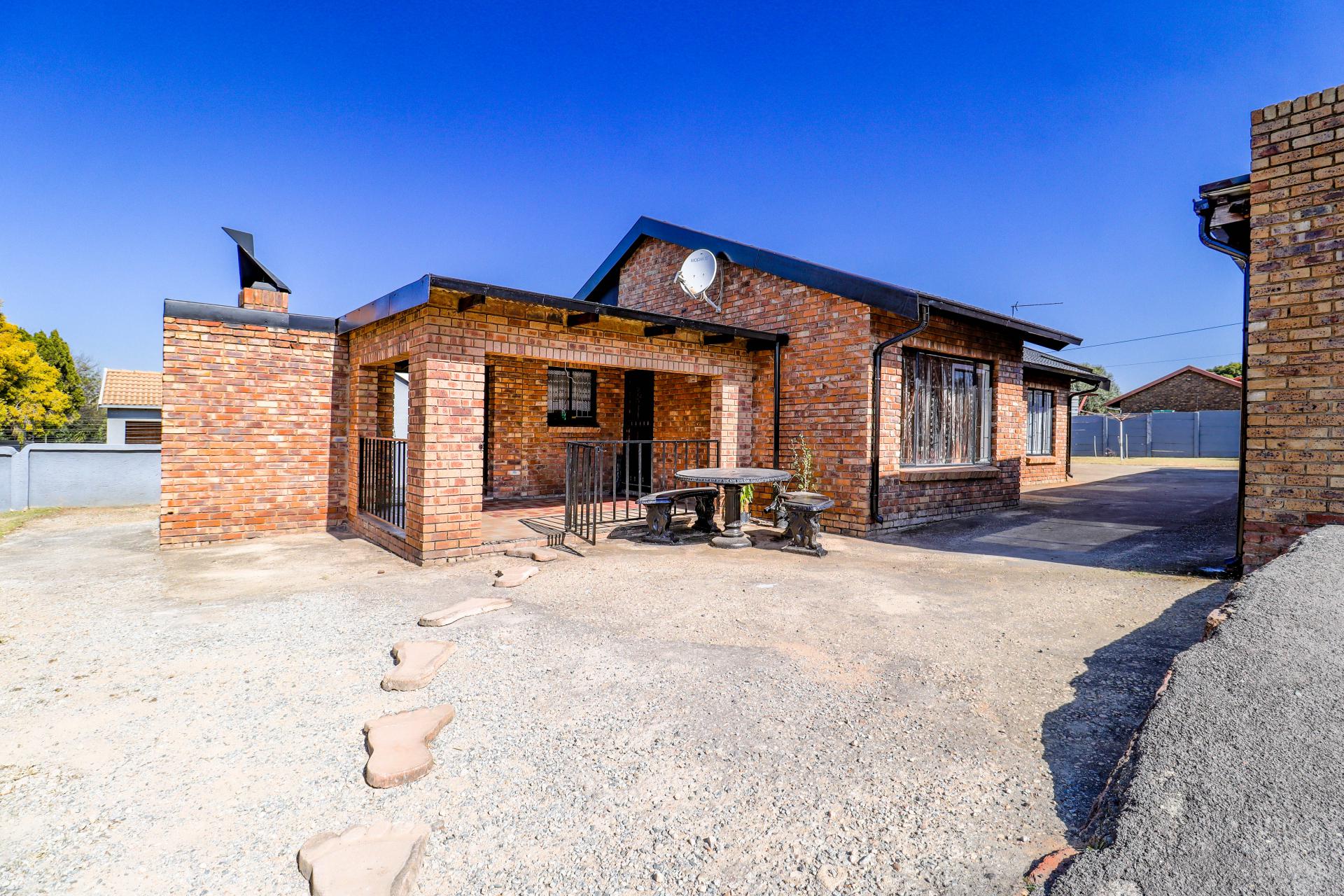  of property in Heuweloord