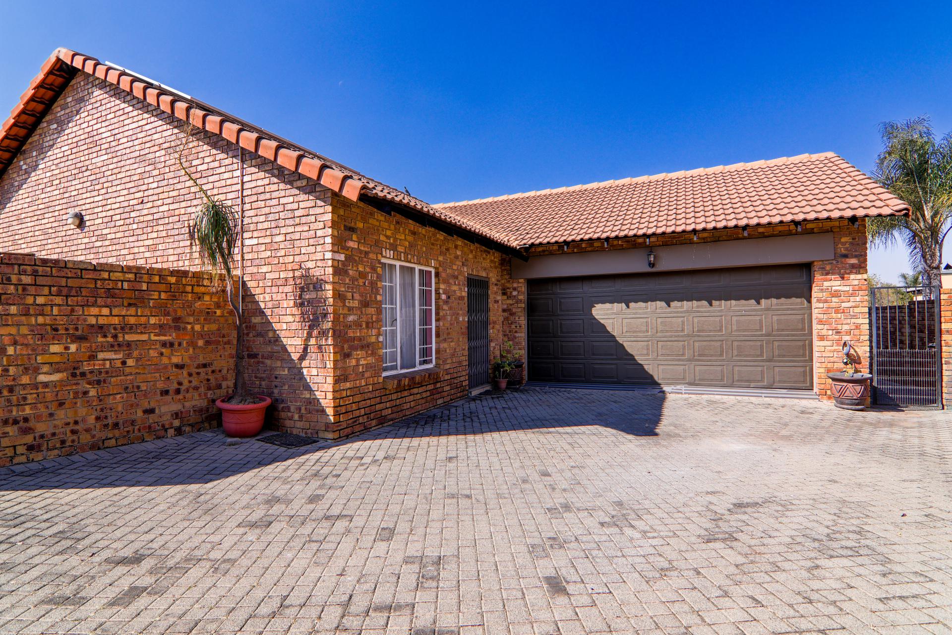  of property in Thatchfield
