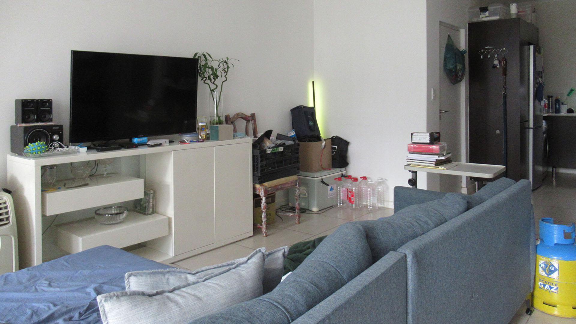 Lounges - 19 square meters of property in Greenstone Hill