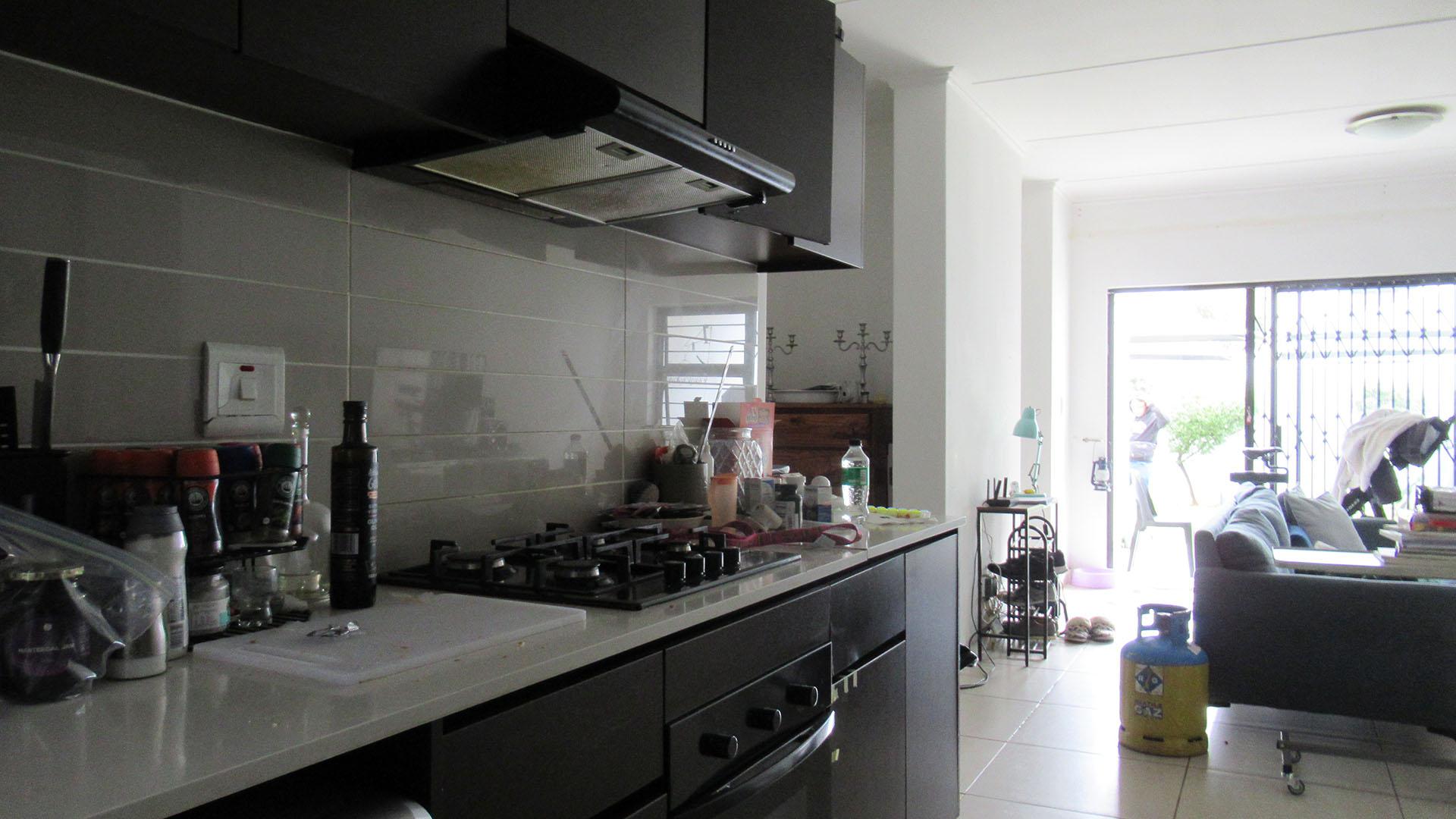 Kitchen - 10 square meters of property in Greenstone Hill