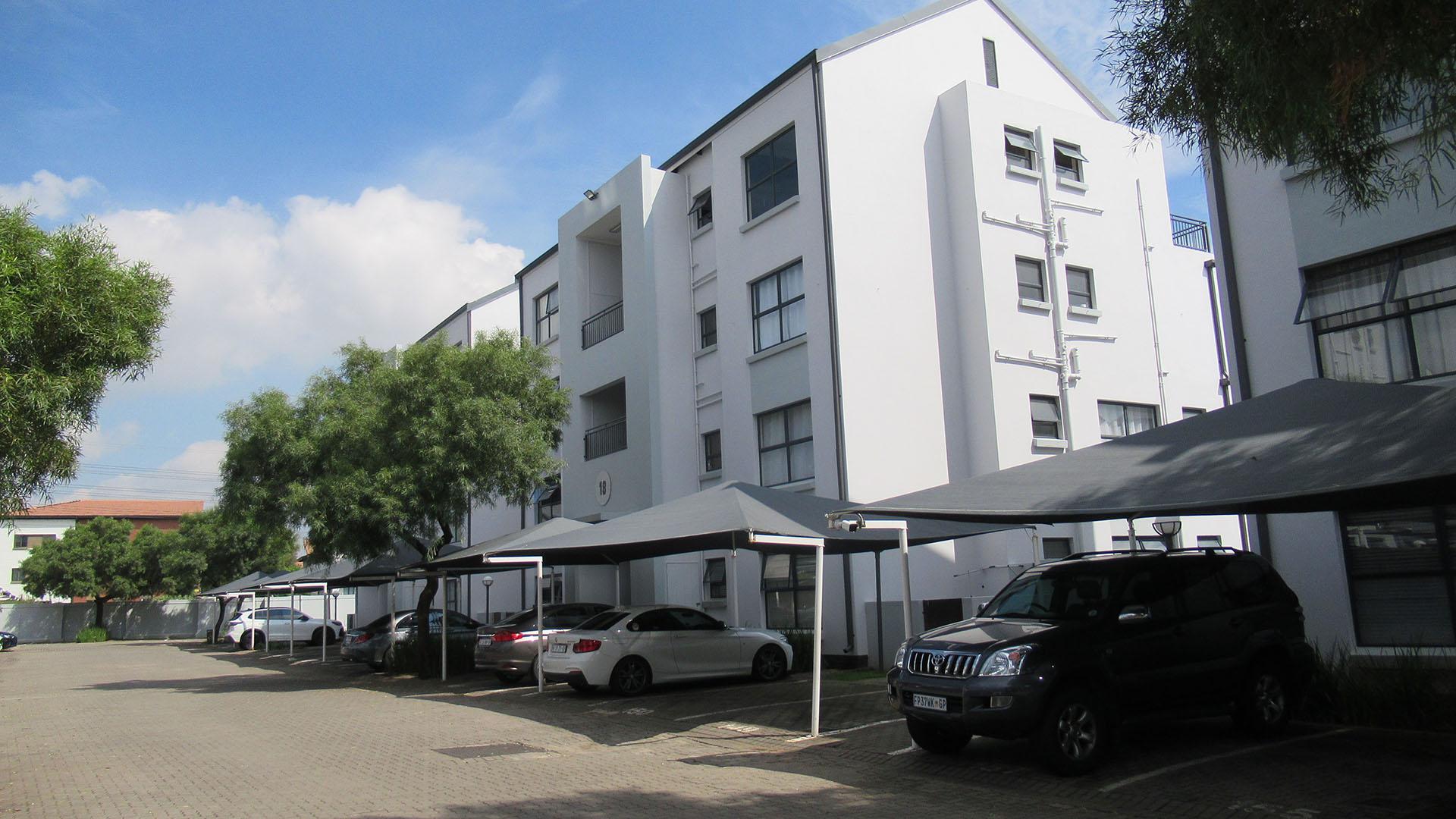 Front View of property in Greenstone Hill