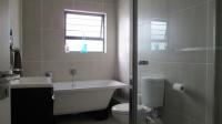 Bathroom 1 - 5 square meters of property in Greenstone Hill