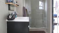 Main Bathroom - 6 square meters of property in Greenstone Hill