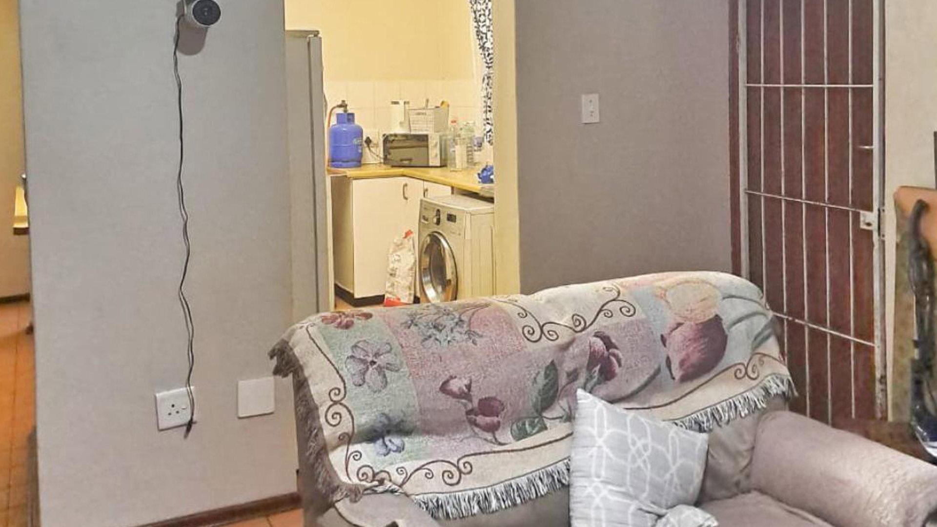 Lounges of property in Arboretum