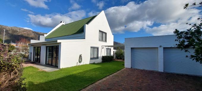 4 Bedroom House for Sale For Sale in Gordons Bay - MR687684