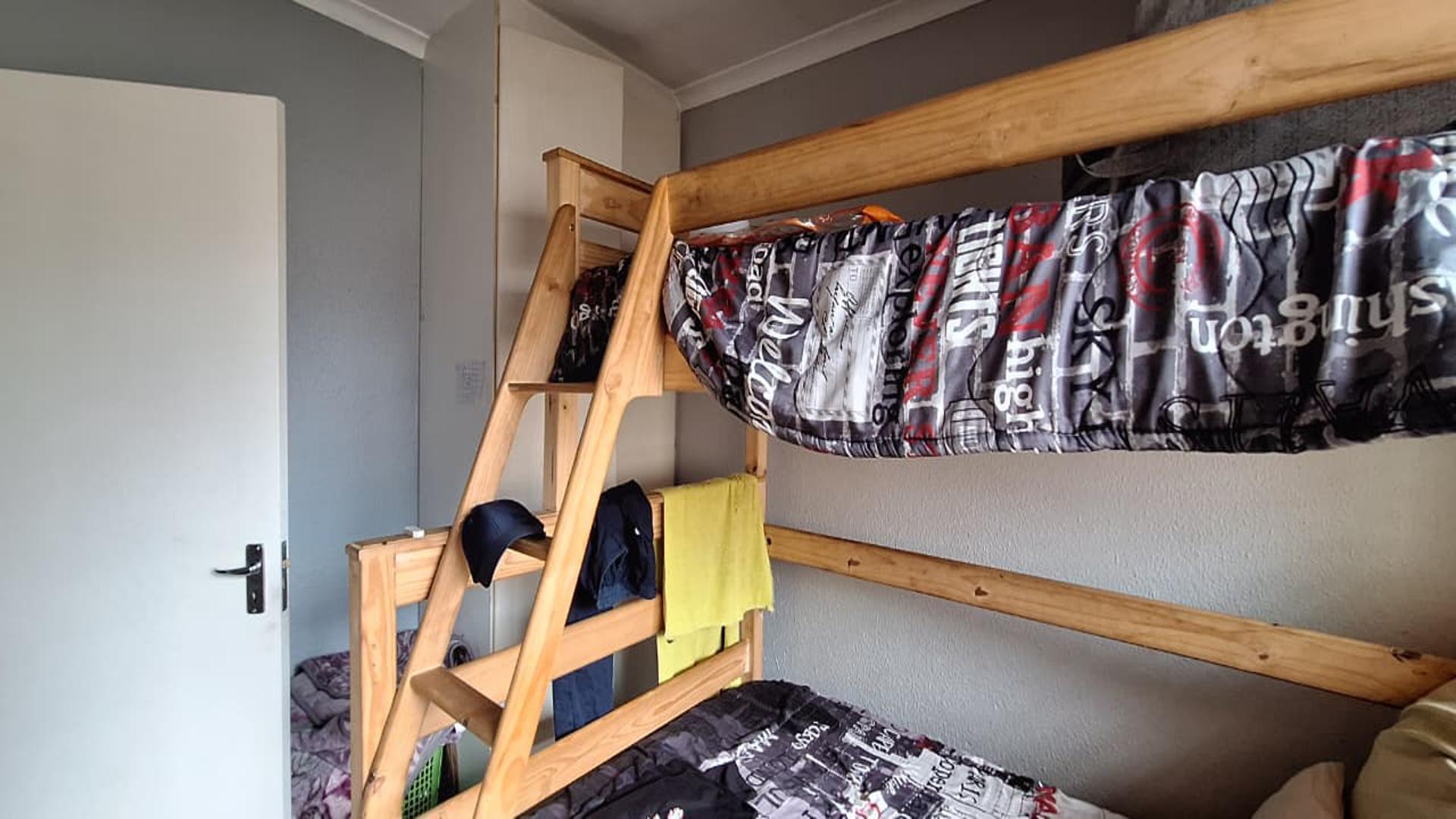 Bed Room 2 - 11 square meters of property in Kempton Park