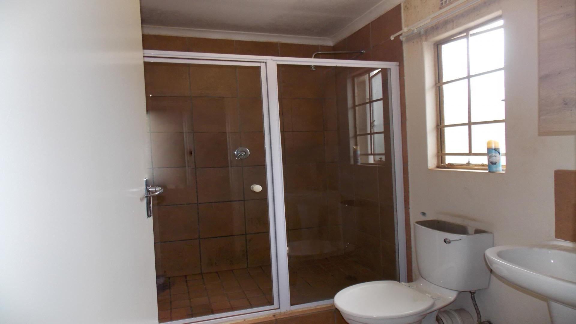 Bathroom 1 of property in Sky City