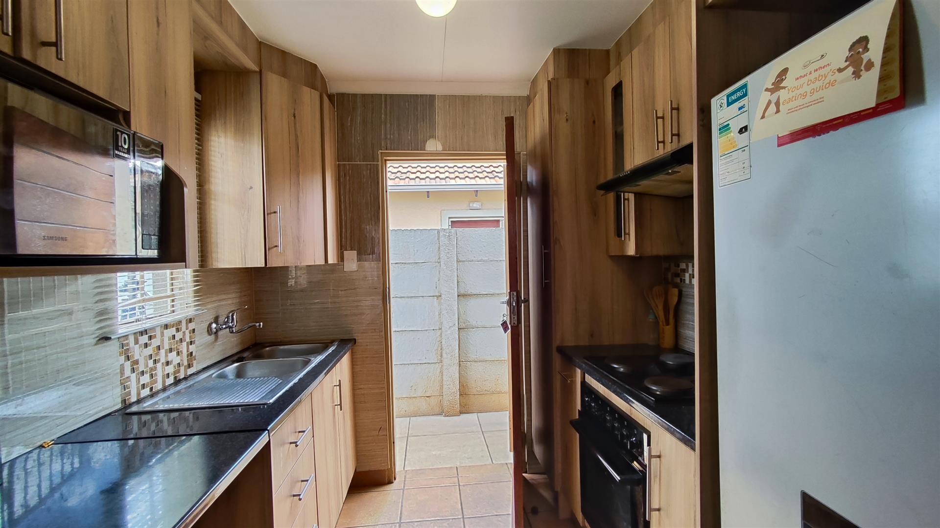 Kitchen - 7 square meters of property in Sky City